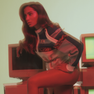 'Uma coisa que eu realmente não faço é reproduzir o que deu certo. Muito pelo contrário. Deu certo, foi bacana, foi legal, parabéns e fim de papo. Eu não fico repetindo estratégia', conta Anitta