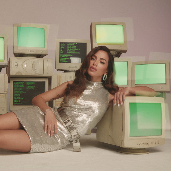 Anitta revela sucesso nas redes sociais: 'Não siga os exemplos de outras pessoas'