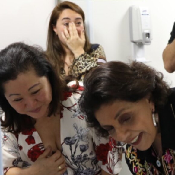 Duda Nagle compartilhou a reação de Kika Sato e Leda Nagle ao verem a neta, Zoe: 'Curiosas, imagina!'