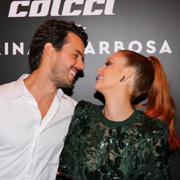 Marina Ruy Barbosa participa de evento da marca Colcci com o marido, Xandinho Negrão