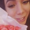 Anitta ironizou ao receber flores em Nova York, nos Estados Unidos, nesta segunda-feira, 3 de dezembro de 2018