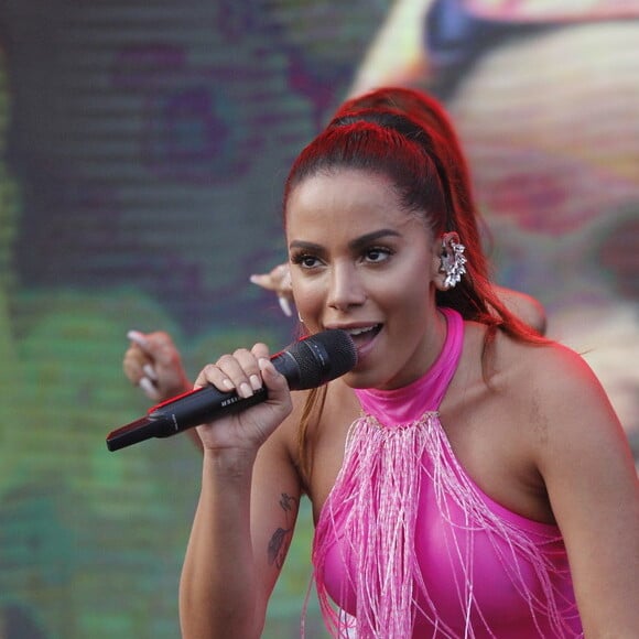 Anitta explicou que diminuiu as brincadeiras feitas nas redes sociais