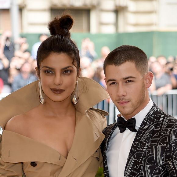 Nick Jonas e Priyanka Chopra fizeram duas cerimônias: uma hindu e outra cristã
