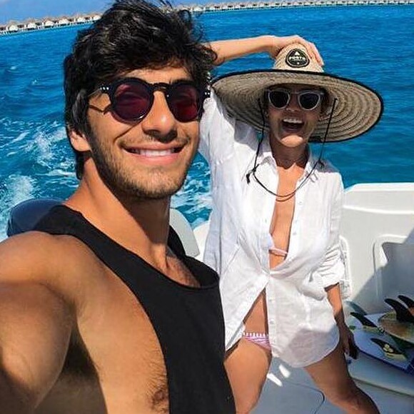 Deborah Secco e Hugo Moura aproveitaram férias nas Maldivas