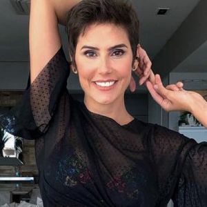 Deborah Secco está aproveitando bastante as férias da TV e levou a família para a Disney nesta quarta-feira, 5 de dezembro de 2018