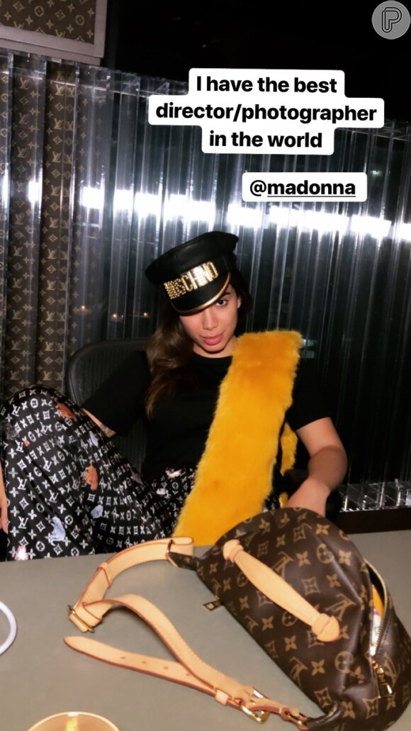 Com look grifado, Anitta é clicada por Madonna e a elogia como fotógrafa nesta sexta-feira, dia 07 de dezembro de 2018