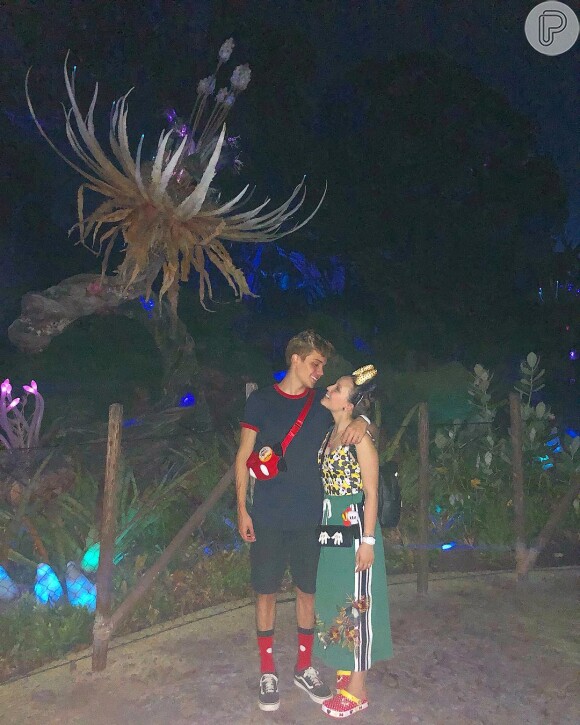 Larissa Manoela e Leonardo Cidade em viagem a Disney em Orlando, em setembro de 2018