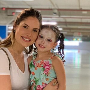 Thyane Dantas tem na filha Ysis uma aliada nas aulas de zumba: 'Aproveito o tempo da dança para curtir com ela e ainda queimar as gordurinhas'