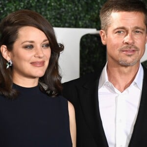 Marion Cotillard contracenou com Brad Pitt no filme 'Aliados' e foi apontada como pivô da separação do ator e Angelina Jolie em setembro de 2016. A atriz afastou os rumores e reforçou o amor pelo marido, Guillaume Canet, na ocasião