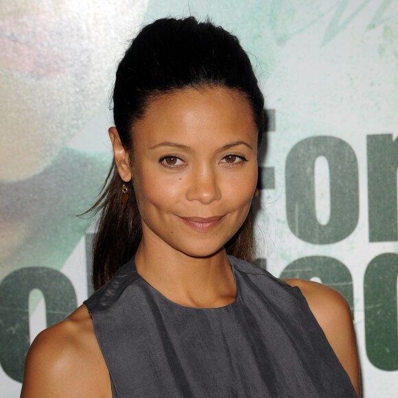 Brad Pitt e Thandie Newton, da série 'Westworld', namoraram na época em que gravaram o filme 'Entrevista com o Vampiro', em 1994