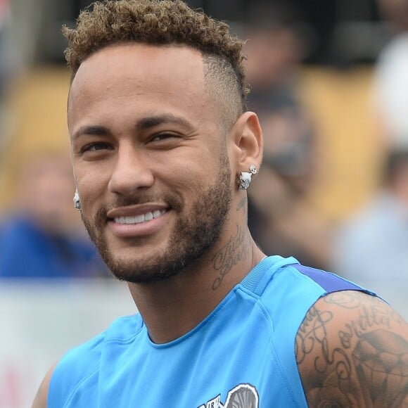 Neymar disse que o prêmio do avó não durou muito tempo