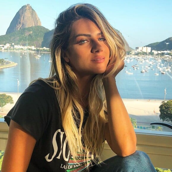 'Comecei a sentir que nos momentos de fotos, eu ficava incomodada, porque geralmente não se usa sutiã (para praticar corridas), disse Giovanna Ewbank