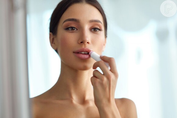 O lip balm é aliado para melhorar o ressecamento dos lábios