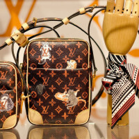 Desejo do dia: as bolsas de gatinho da Louis Vuitton