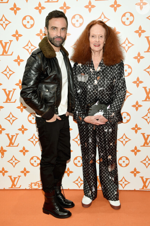 Grace Coddington para Louis Vuitton: look estilo pijama com o a estampa de lançamento