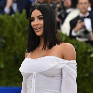 Kim Kardashian optou pela gravidez com barriga de aluguel pois enfrentou problemas em suas duas primeiras gestações