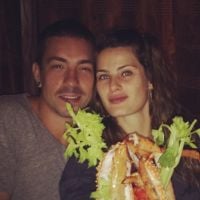 Di Ferrero e Isabelli Fontana jantam em restaurante de Miami, EUA: 'Amo'
