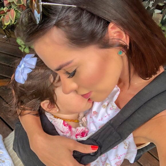 Adriana Sant'Anna passou mal no aniversário da filha, Linda