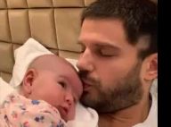 Duda Nagle nina a filha, Zoe, e Sabrina Sato nota: 'Vi abrindo o olho'. Vídeo!