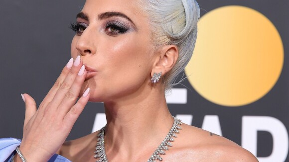 Alerta red carpet! Veja o look incrível de Lady Gaga no Golden Globes