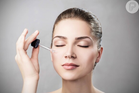 Os óleos essenciais ajudam a combater a acne adulta de forma natural