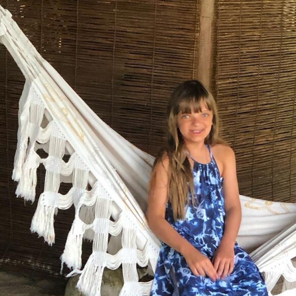 Ticiane Pinheiro postou o vídeo cantando com a filha na web. 'Rafinha', legendou