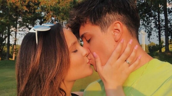 Larissa Manoela e Leo Cidade se declaram em mesversário de namoro: '1.1'