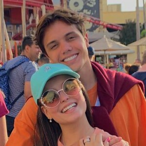 Namorada de Leo Cidade, Larissa Manoela planeja tirar a carteira de motorista