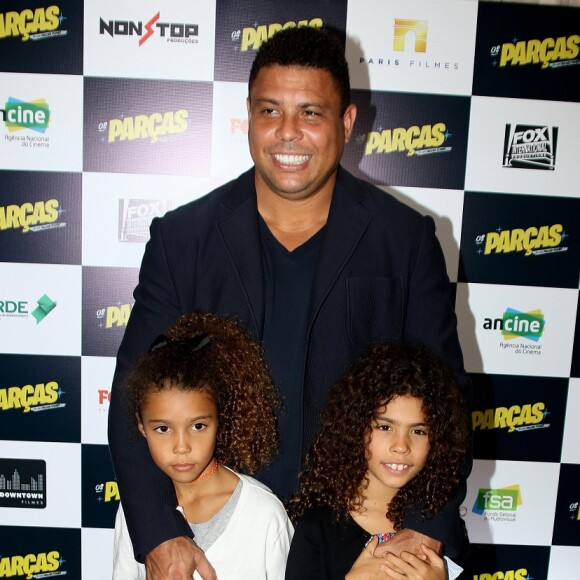 Os traços em comum das gêmeas Maria Alice e Maria Sofia, de 10 anos, com o pai foram comentados por fãs
