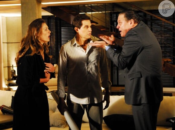 Elaine Mickely em cena da novela 'Beleza Pura' (2008) com Edson Celulari e Ernani Moraes