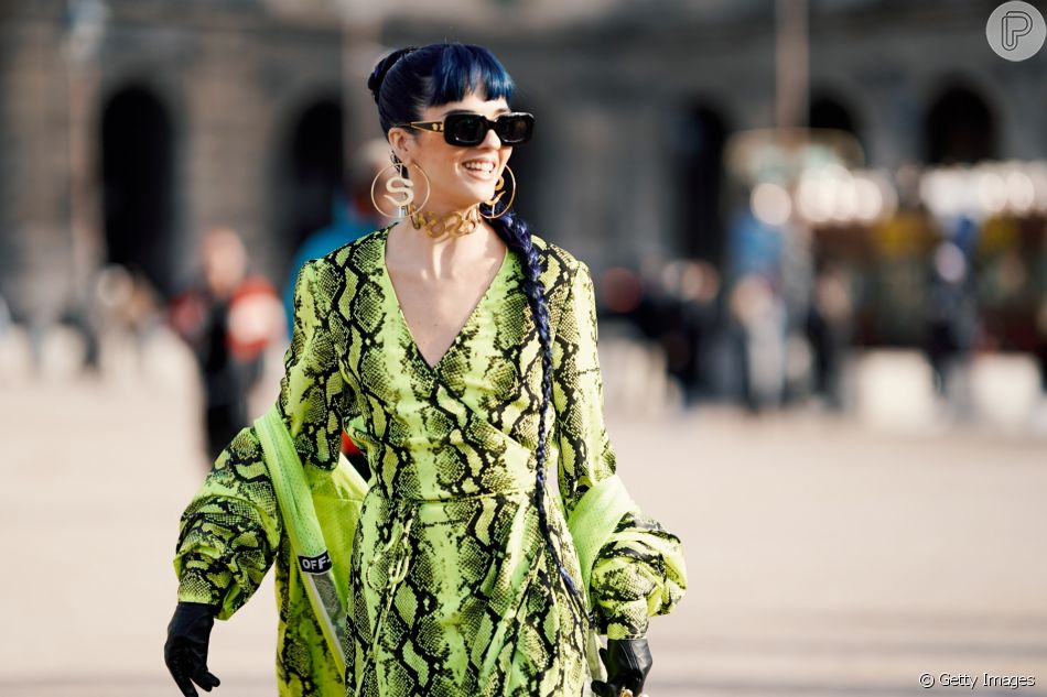 vestido animal print com neon