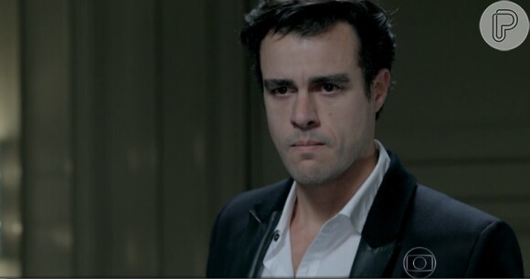 Enrico (Joaquim Lopes) confronta Claudio (José Mayer) após descobrir bissexualidade do pai