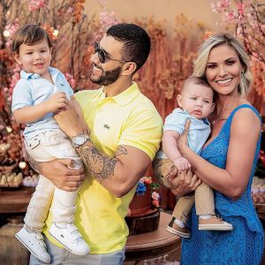 Viagem em família! Andressa Suita filma filhos e Gusttavo Lima em helicóptero nesta sexta-feira, dia 01 de fevereiro de 2019