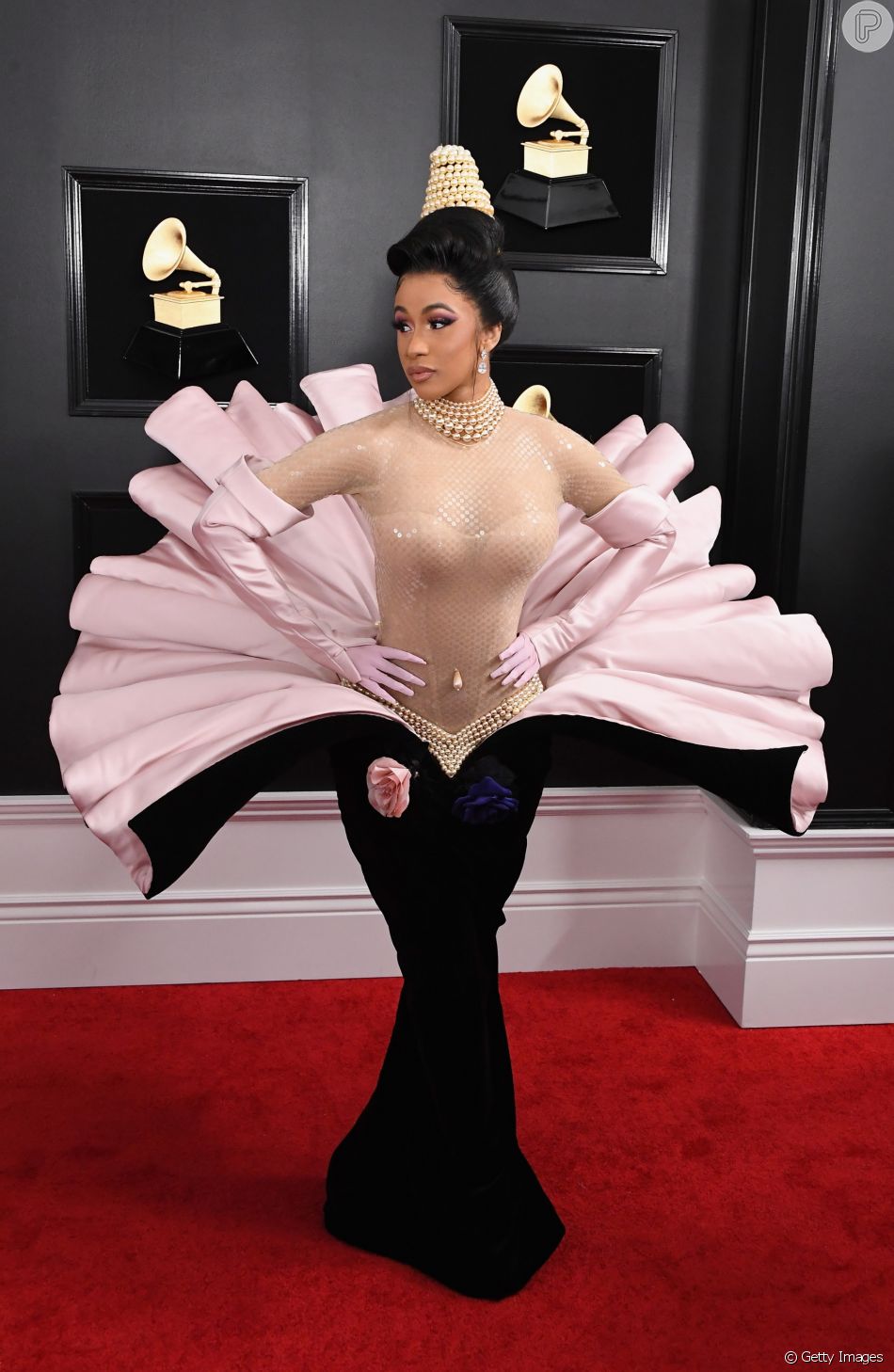 Looks do Grammy Awards 2019: Cardi B espetaculosa com ...