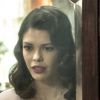 Isabel (Alinne Moraes) acaba prendendo Cris (Vitória Strada) nos anos 1930 quando arrebenta o portal nos próximos capítulos da novela 'Espelho da Vida'