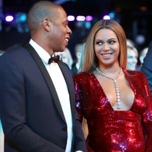 Casados há 9 anos, Jay-Z e Beyoncé construiram um relacionamento baseado na parceria: o cantor já falou abertamento sobre uma traição no passado e destacou a importância da terapia para manter o casamento