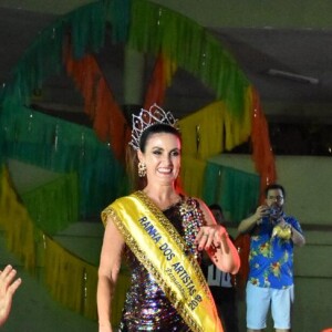 Fátima Bernardes foi coroada a rainha do Baile dos Artistas no dia 15 de fevereiro de 2019