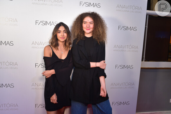 Manu Gavassi prestigia première do documentário do Duo AnaVitória na Reserva Cultural, em São Paulo, na noite desta segunda-feira, 18 de fevereiro de 2019