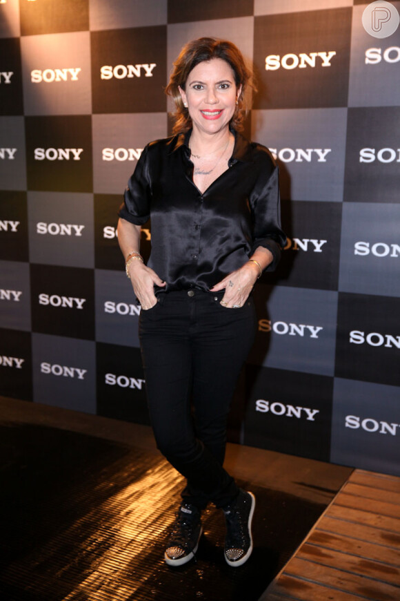 Astrid Fontenelle usou figurino preto em evento da Sony