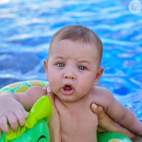 Gusttavo Lima compartilhou uma foto do filho Samuel, de 7 meses, na web