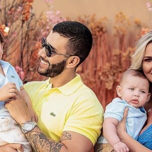 Filhos de Gusttavo Lima impressionaram a web por semelhança com a mãe, Andressa Suita