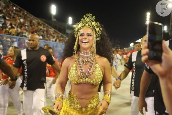 Viviane Araujo virá à frente da bateria de duas escolas de samba: Salgueiro (RJ) e Mancha Verde (SP). Na Sexta-feira, 1º de março, em São Paulo, e domingo, no dia 3, no Rio