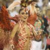 Juliana Paes exibiu o corpo em forma em desfile da Grande Rio