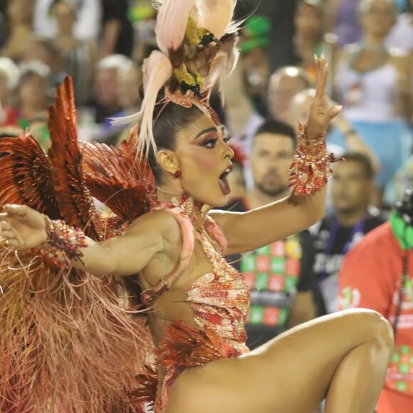 Juliana Paes desfilou como rainha de bateria pela Grande Rio na madrugada desta segunda-feira de carnaval, 4 de março de 2019