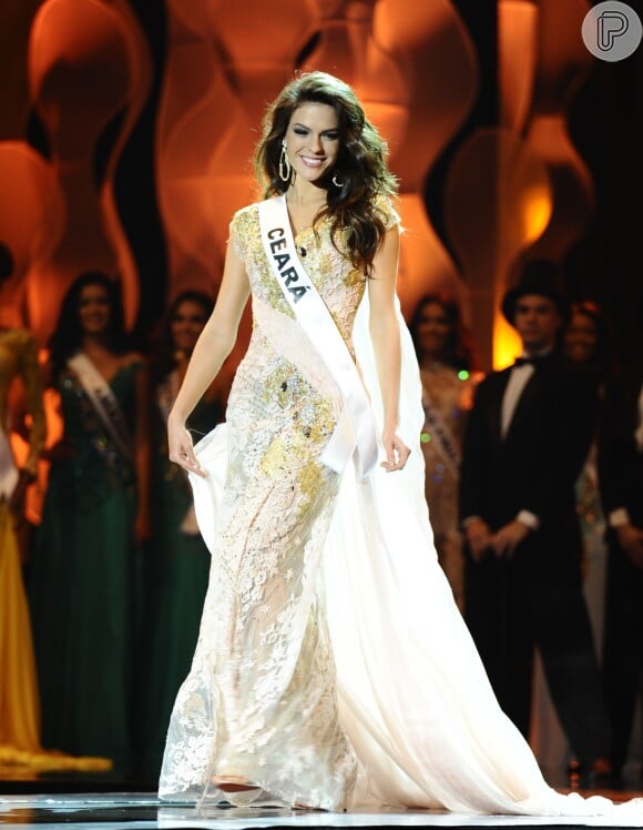 Melissa Gurgel foi coroada Miss Brasil 2014 no último sábado (27)