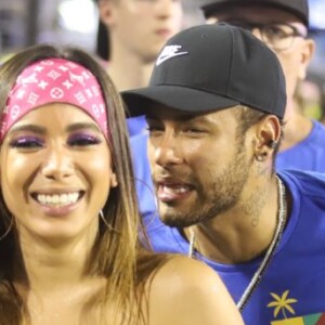 Neymar e Anitta se beijaram, segundo o portal 'UOL'