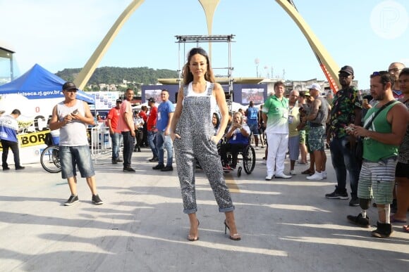Sabrina Sato e Viviane Araújo apostam em looks com brilho na apuração do Rio nesta quarta-feira, dia 06 de março de 2019