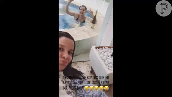 Vídeo: Maiara filmou a irmã, Maraisa, rebolando de biquíni na piscina ...