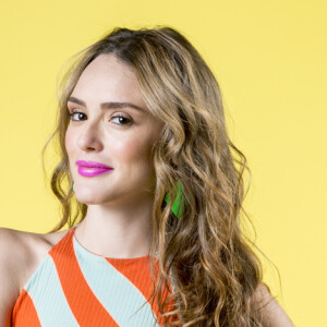 Manuela (Isabelle Drummond) diz não ter gostado do beijo que Jerônimo (Jesuíta Barbosa) lhe deu, pois para ela, eles são amigos, no capítulo de segunda-feira, 18 de março de 2019 da novela 'Verão 90'