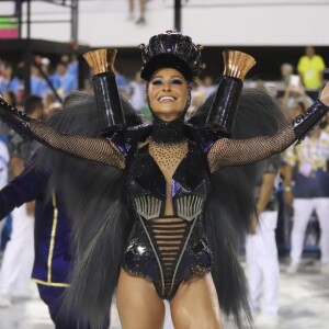 'Filho vem pra somar e eu quero que ela saiba o amor e respeito que a mãe dela tem pelas pessoas. Poder ter muitas histórias pra contar pra ela, como desse carnaval que foi o mais emocionante da minha vida', declarou Sabrina Sato